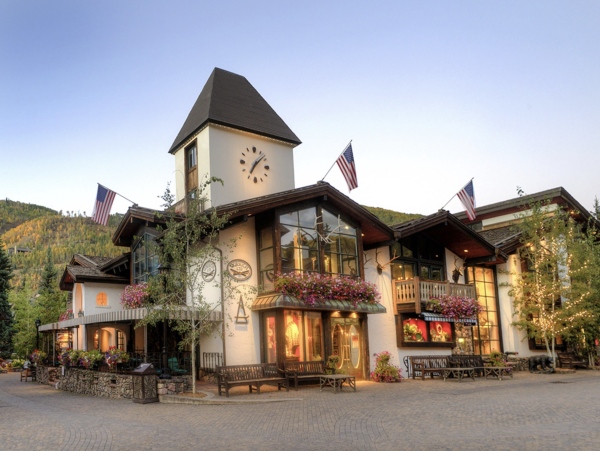 Gorgeous 3 Bedroom Condo in Vail Sleeps 10